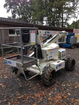 Gelenkteleskop-Arbeitsbühne NIFTYLIFT 12m Allrad mieten