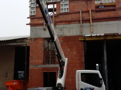 LKW-Arbeitsbühne ISOLI 23m mit isoliertem GFK Korb - 3.5t mieten