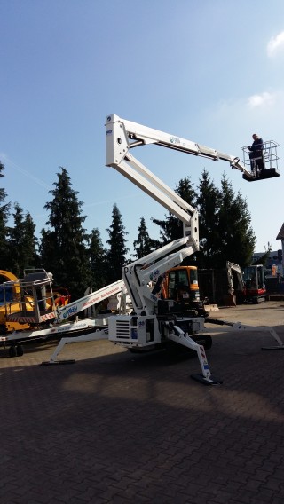 Raupen- / Ketten-Bühne CTE 23m mieten