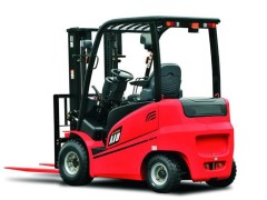 Vierradstapler 1,8t 5,5m Elektro mieten