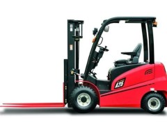 Vierradstapler 2,5t 6,5m Elektro mieten