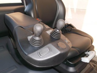 Gabelstapler LINDE 2,5t 5,1m Diesel mieten