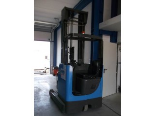 Schubmaststapler 1,4t 7m Elektro mieten