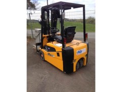 Dreiradstapler HYUNDAI 1,8t 4,5m Elektro mieten