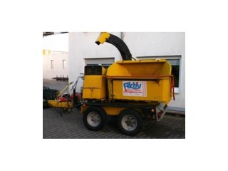 Häcksler SCHLIESING bis 25cm - 82PS Diesel mieten