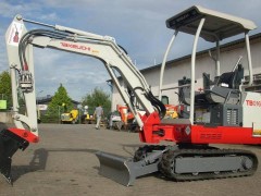 Hybrid-Minibagger TAKEUCHI 1,6t mit Schutzdach mieten