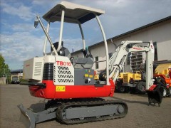 Hybrid-Minibagger TAKEUCHI 1,6t mit Schutzdach mieten