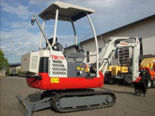 Hybrid-Minibagger TAKEUCHI 1,6t mit Schutzdach mieten