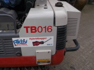 Hybrid-Minibagger TAKEUCHI 1,6t mit Schutzdach mieten