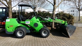 Kompakt-Radlader AVANT 745 1,85t mieten