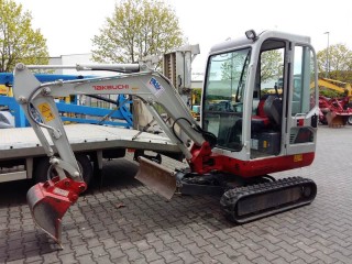 Kompaktbagger TAKEUCHI 2,0t mit Kabine mieten