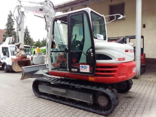 Kompaktbagger TAKEUCHI 9t mit Kabine mieten