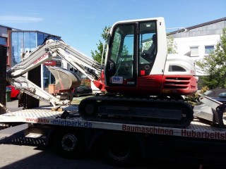 Kompaktbagger TAKEUCHI 9t mit Kabine mieten