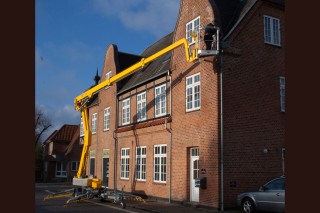 Anhänger-Arbeitsbühne OMME 17m mieten