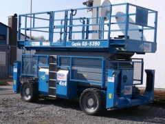 Scheren-Arbeitsbühne GENIE AH 18m Diesel Superdeck mieten