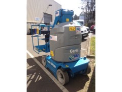 Mastbühne / Personenlift GENIE 10m mit Korbarm mieten