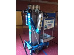 Mastbühne / Personenlift GENIE 11m mieten