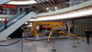 Raupen- / Ketten-Bühne OMME 25m mieten