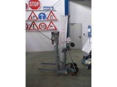 Mastbühne / Materiallift GENIE 7m mieten
