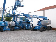 Teleskop-Arbeitsbühne GENIE Trax - 22m Diesel-Kette mieten