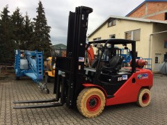 Gabelstapler 5.5t - 6m Gas / Diesel mieten