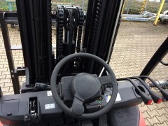 Gabelstapler 5.5t - 6m Gas / Diesel mieten